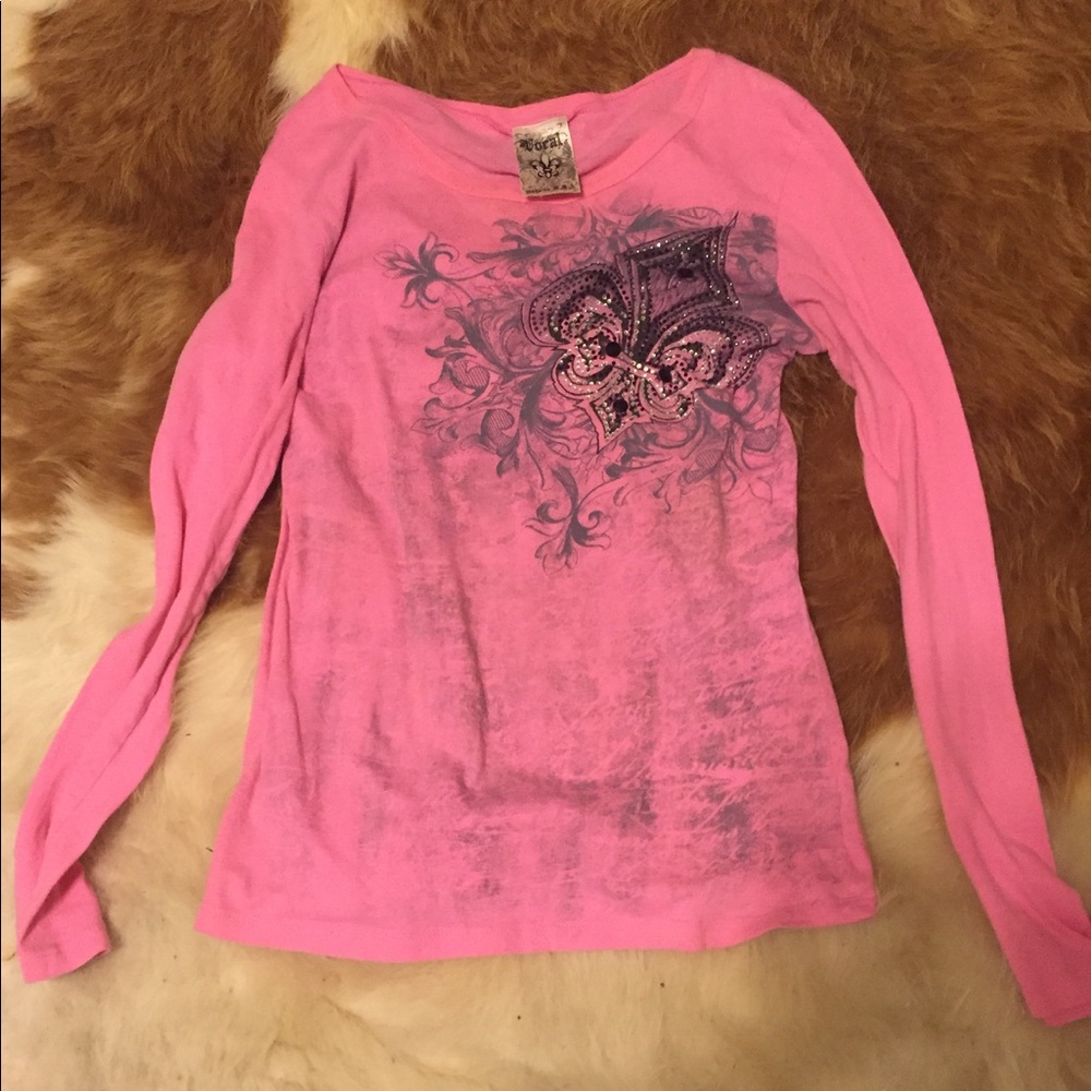 Long sleeve hot pink shirt.